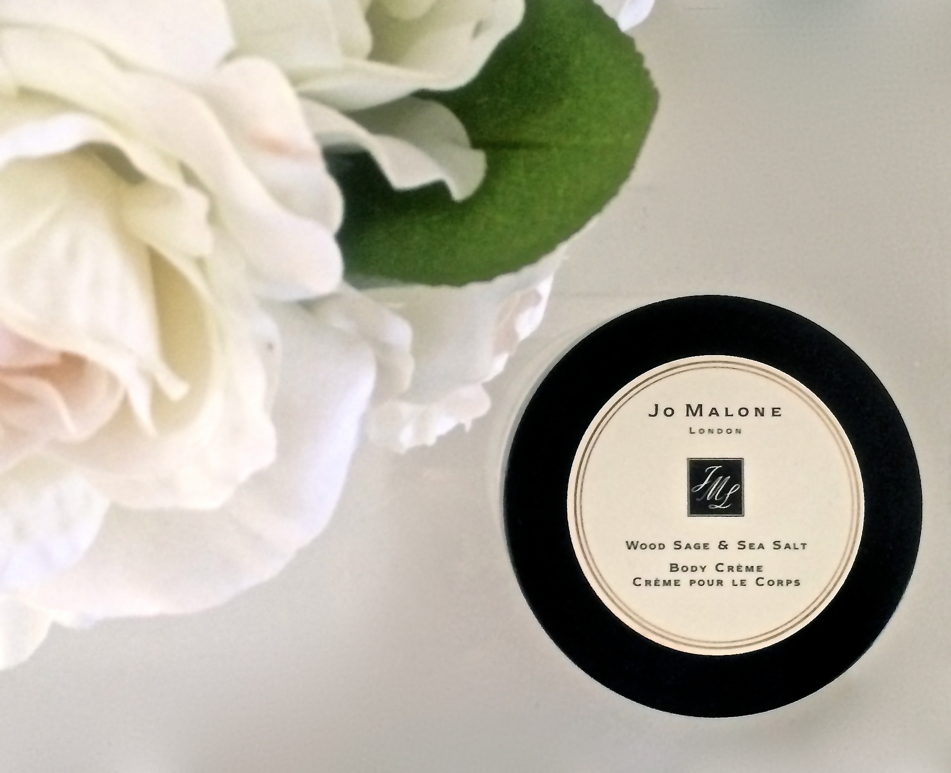 Jo Malone Wood Sage & Sea Salt Body Creme 175ml ปรนนิบัติผิวให้ชุ่มชื้นด้วยครีมบำรุงผิวกายเข้มข้น สัมผัสสายลมจากชายฝั่งอังกฤษ ความสดชื่นจากซีซอลท์ 