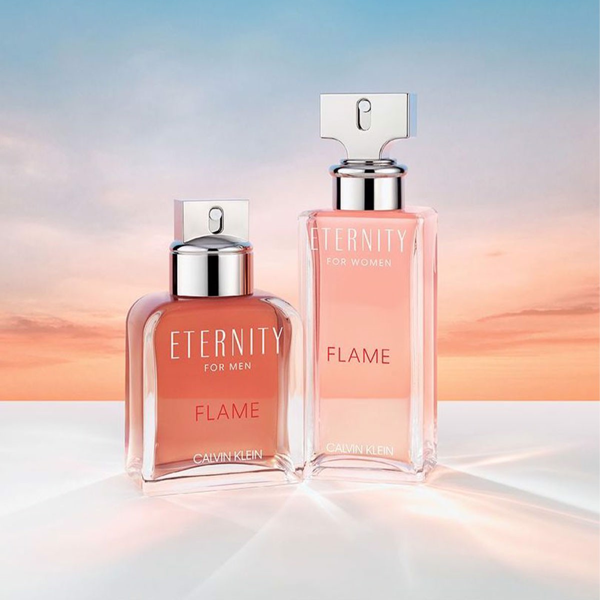 CK Calvin Klein Eternity Flame For Women EDP น้ำหอมผู้หญิงกลิ่นหอมสดชื่นแต่อบอุ่น ที่สะท้อนถึงพลังของแสงอาทิตย์ประกายสีส้มบนท้องฟ้า ขับมนต์เสน่ห์อันแสนเย้ายวนของกลิ่น Oriental จากธรรมชาติ สะท้อนถึงผู้หญิงอันเย้ายวนกับภาพลักษณ์ที่อบอุ่น ชวนหลงใหล 