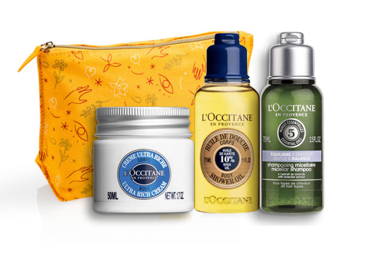 L'occitane Body And Hair With CRM Pouch Holiday 2020 Set 3 pcs เซ็ตดูแลผิวกายและผม ให้คุณอาบผิวหอมนุ่มพร้อมบำรุงผิวกายด้วยครีมสูตรเชียบัตเตอร์ฟื้นฟูผิวแห้งเสียขั้นสุดให้กลับมาชุ่มชื้น พร้อมแชมพูสูตรไมเซลล่าบำรุงหนังศีรษะและเส้นผมสุขภาพดี แข็งแรงจากโคนจรดปลาย